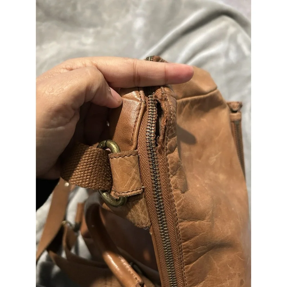 The Sak backpack laptop bag Loyola Backpack teak Use 100% full-grain Leather